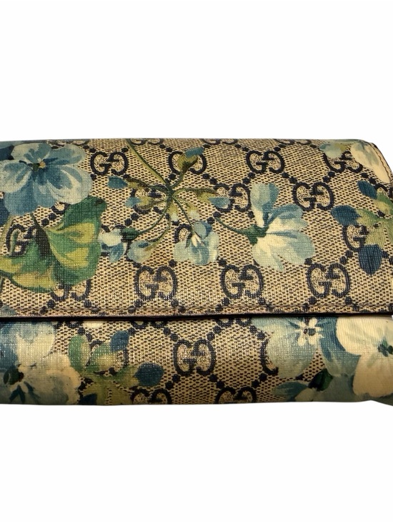 Gucci Handbags - Authentic Gucci Floral GG Supreme Canvas Clutch in Blue and Green